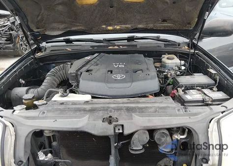 2004 Toyota 4Runner Sr5 V6 z USA, uszkodzony, nr VIN JTEZU14R840022243